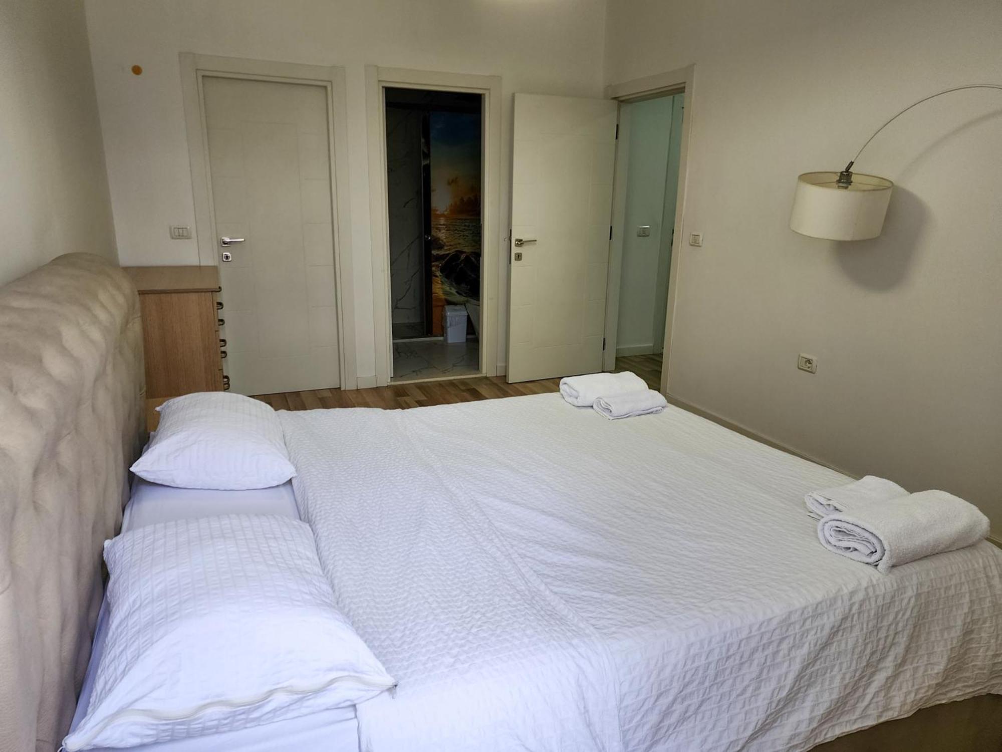 2E Apartment Myslym Shyri Tirana Buitenkant foto